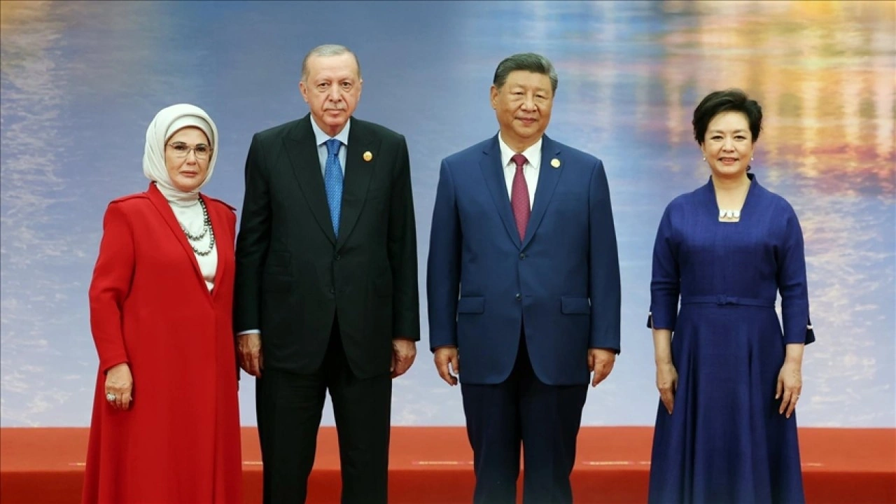 Emine Erdoğan'dan Çin Devlet Başkanı Şi'nin liderler onuruna verdiği yemeğe ilişkin paylaş
