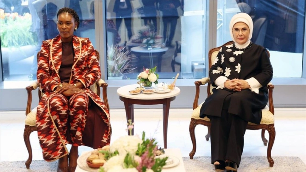 Emine Erdoğan, Gabon Cumhurbaşkanının eşi Nguema ve Kosova Cumhurbaşkanının eşi Sadriu ile görüştü