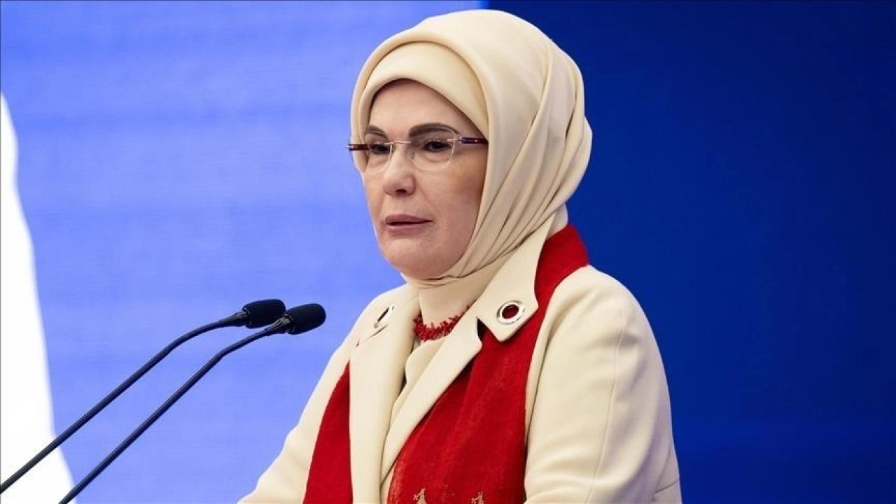 Emine Erdoğan: Her coğrafyadan Gazze için harekete geçen gönüllüler, karanlığa ışık tutuyor