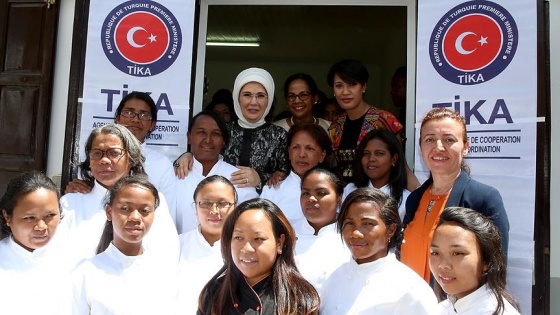 Emine Erdoğan kadın eğitim merkezinin açılışını yaptı