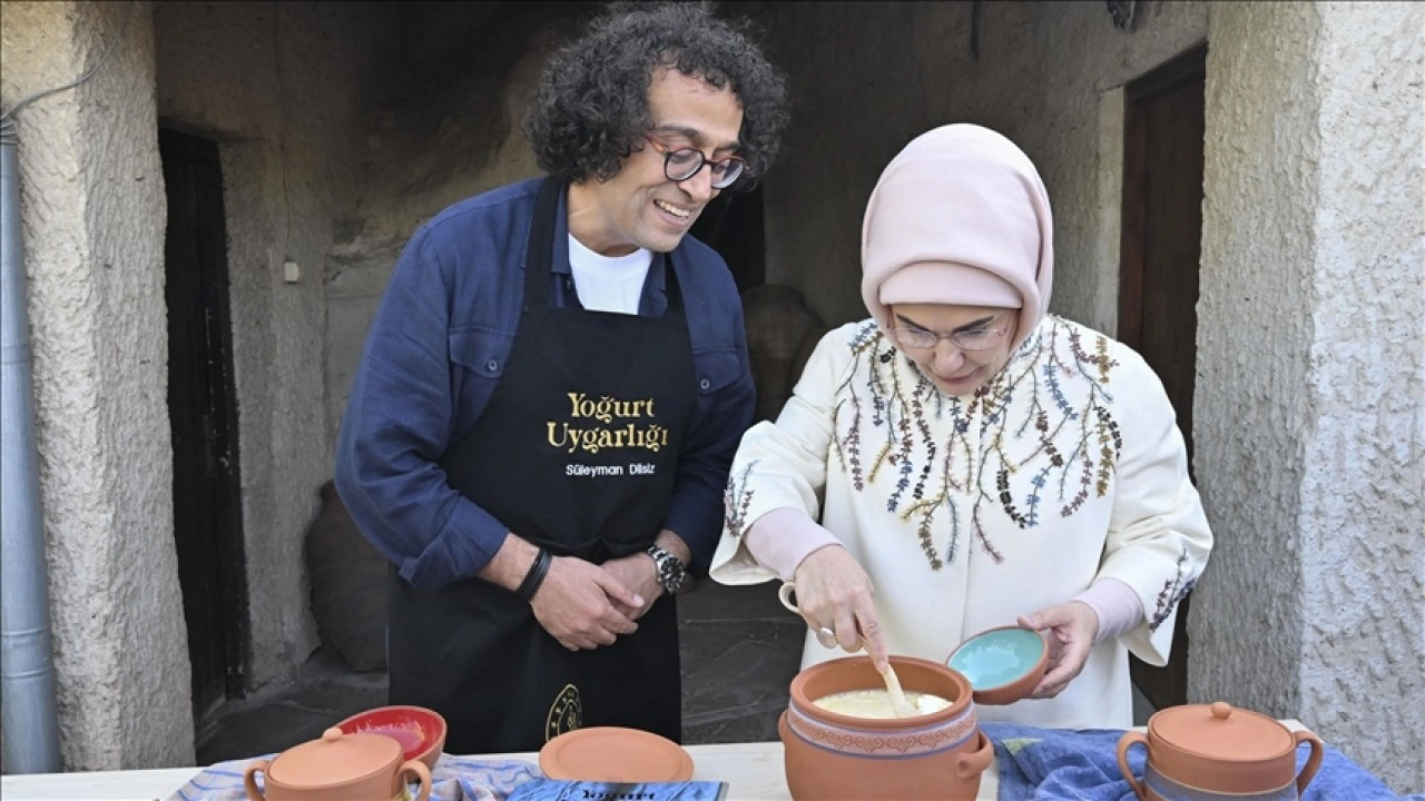 Emine Erdoğan, Nevşehir'de Türk Mutfağı Haftası kapsamında yoğurt mayaladı