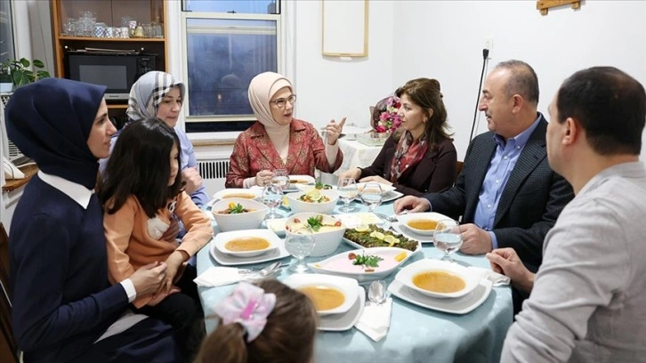 Emine Erdoğan, New York'ta Türk ailenin evinde iftar yaptı