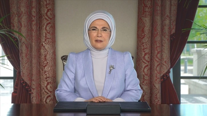 Emine Erdoğan'dan