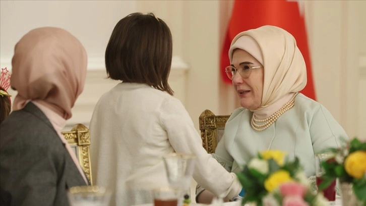 Emine Erdoğan'dan koruyucu ailelere yönelik paylaşım