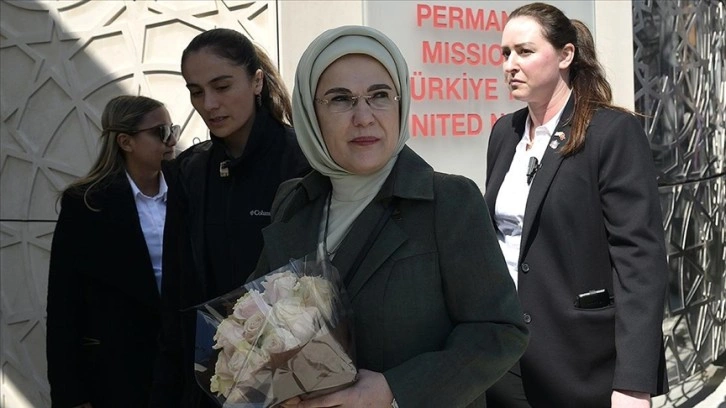 Emine Erdoğan'dan New York’ta Türkevi’ne ziyaret