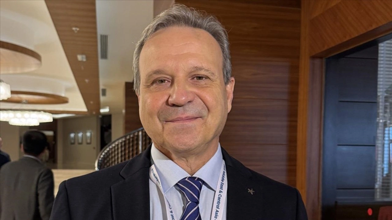 Emisyonsuz araçlar için şarj istasyonları da yenilenebilir enerjiye yöneliyor