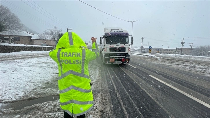 Emniyetten hava muhalefeti nedeniyle yolda kalan ağır taşıtlara ilişkin yeni karar