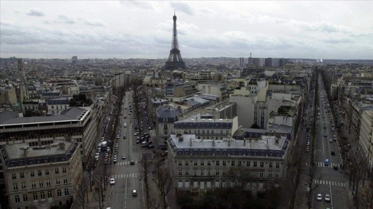 En zengin 63 Fransız'a ait şirketler, ülke nüfusunun yarısı kadar karbon salımı yapıyor