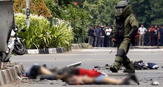 Endonezya’da intihar saldırıları: 6 ölü