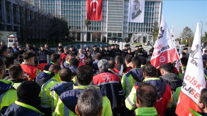 Enerji işçilerinden İBB yönetimine "maaş zammı" protestosu