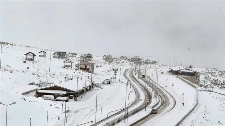 Erciyes Dağı'nda kar kalınlığı 110 santimetreye ulaştı