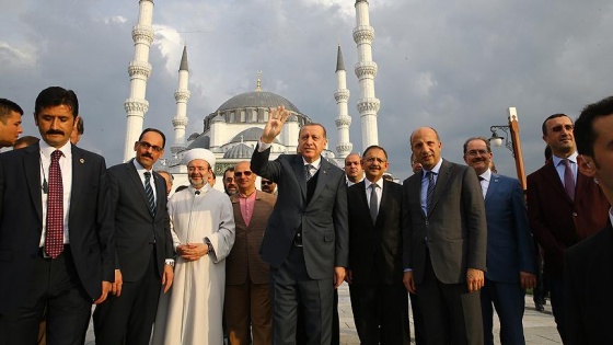 Erdoğan Ulus İtfaiye Meydanı Camii'ni inceledi