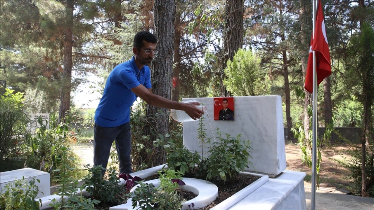 Eren Bülbül ile şehit olan Ferhat Gedik'in kardeşi, ağabeyini çalışkanlığıyla hatırlıyor