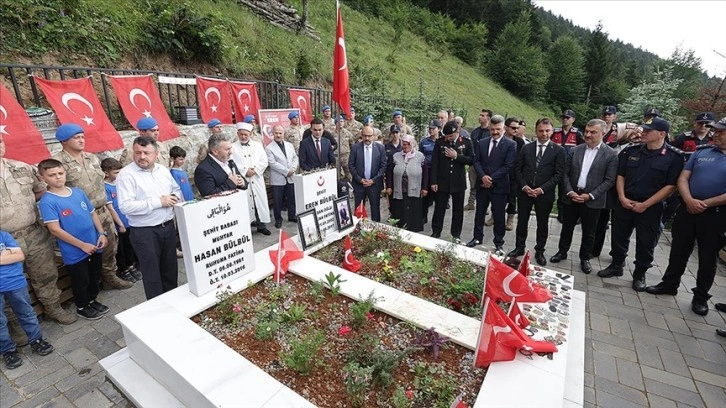 Eren Bülbül şehadetinin 6'ncı yılında mezarı başında anıldı