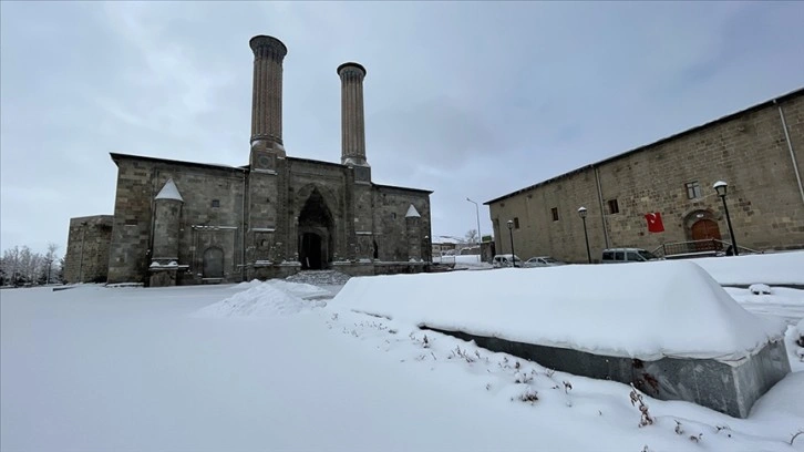 Erzurum, Ardahan, Ağrı ve Kars yeniden karla kaplandı