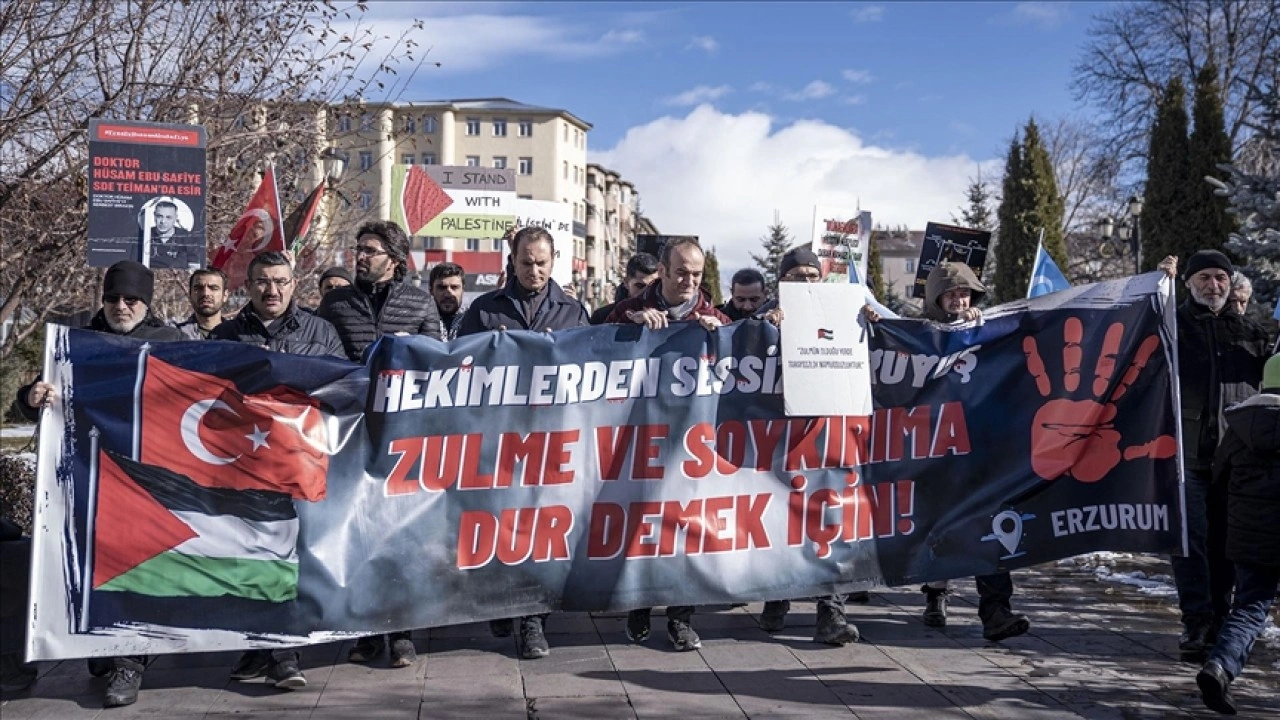Erzurum'da saÄŸlık çalışanları 109 haftadır Gazze için "sessiz yürüyüÅŸ"lerini sürdürüy