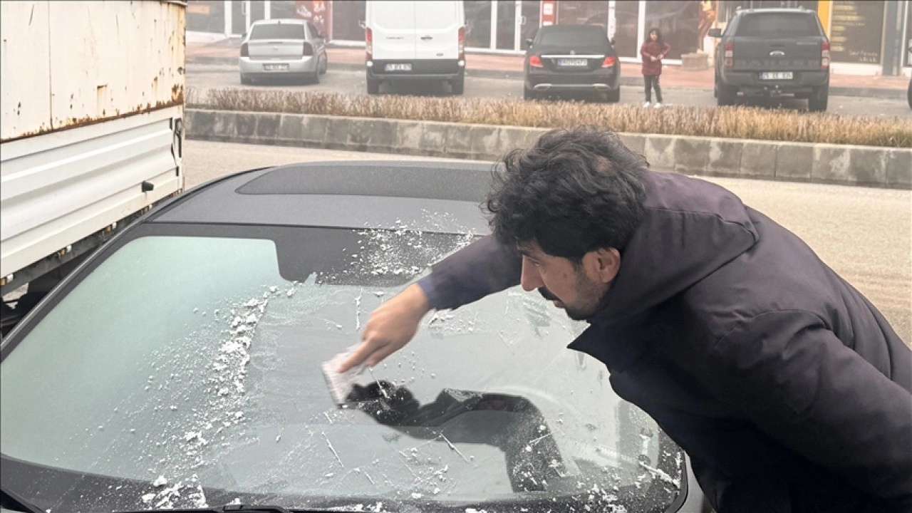 Erzurum, Kars, Ardahan ve Ağrı'da olumsuz hava şartları etkili oldu