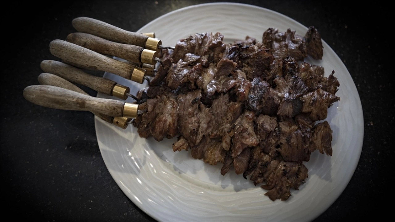 Erzurum'un tescilli cağ kebabı, uluslararası gastronomi vitrininde yine zirvede
