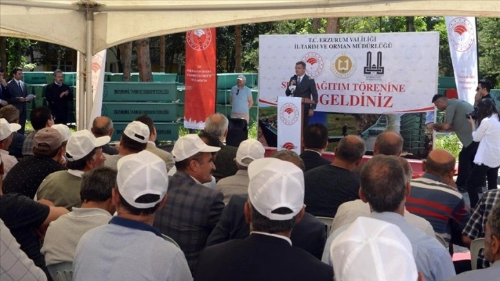 Erzurum'da çiftçilere 3 bin 800 içme suyu teknesi desteği