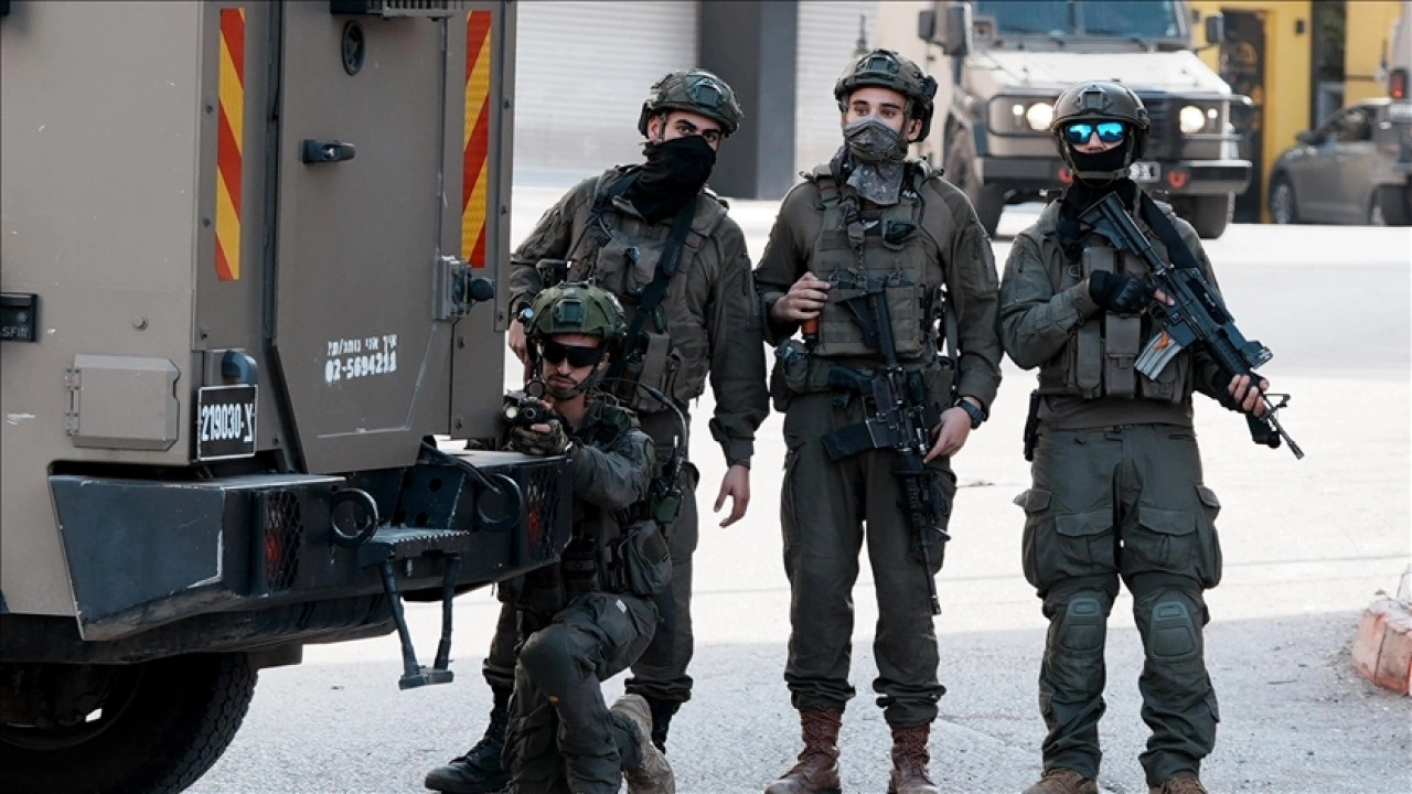 Esirler Cemiyeti: İsrail ordusu Batı Şeria'da her hafta yüzlerce Filistinliyi gözaltına alıyor