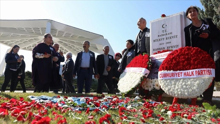 Eski Başbakanlardan Bülent Ecevit vefatının 16. yılında kabri başında anıldı