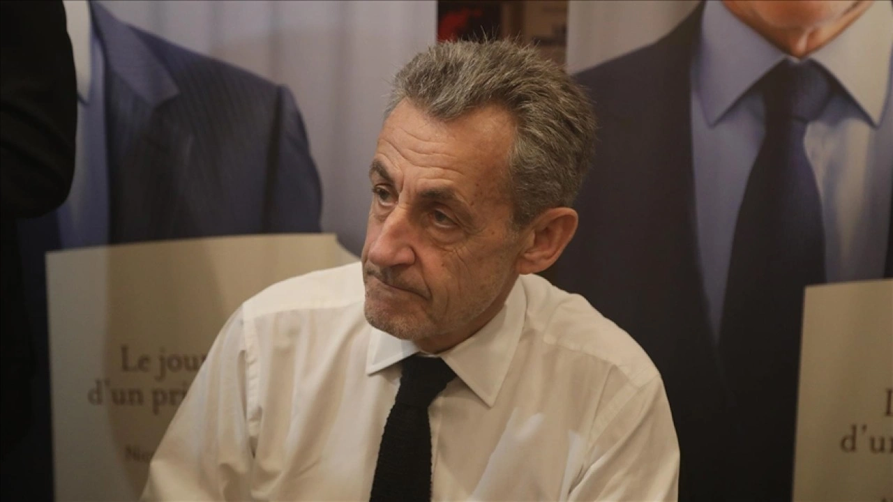 Eski Fransa Cumhurbaşkanı Sarkozy hakkında "adaleti yanıltmaya teşebb&uuml;sten" dava talebi