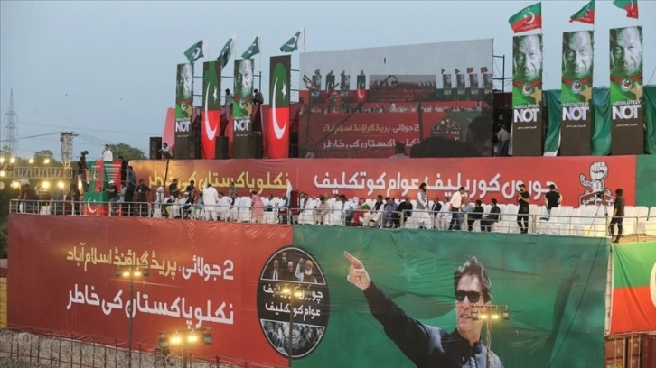 Pakistan eski Başbakanı Han, hükümet karşıtı protesto düzenledi
