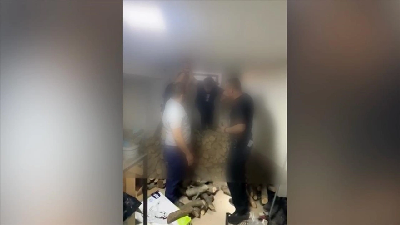 Eskişehir'de bir evin bodrum katında odunların arasına saklanan firari hükümlü yakalandı