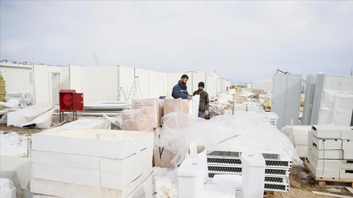 Eskişehir'den deprem bölgesine prefabrik evler gönderiliyor