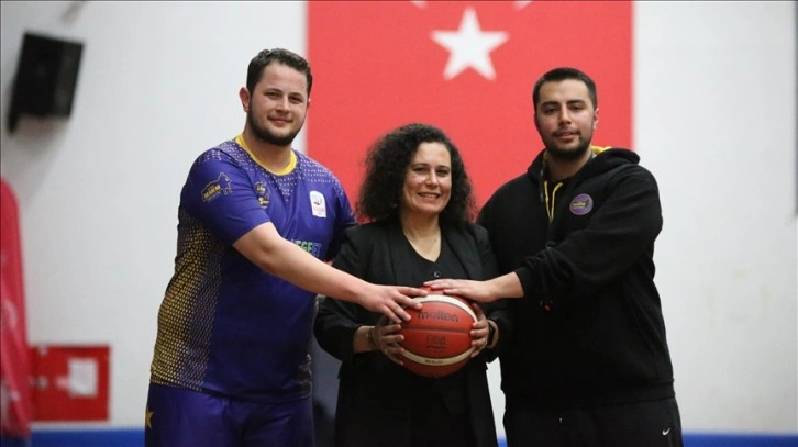 Ev hanımının kurup başkanlığını yaptığı basketbol kulübü, 2. lig için mücadele veriyor