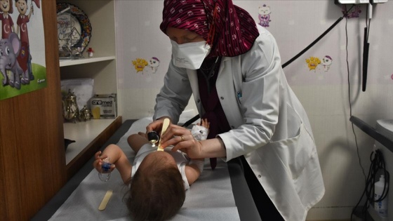 Evlat sahibi kadın doktorlardan hasta çocuklara 'anne şefkati'