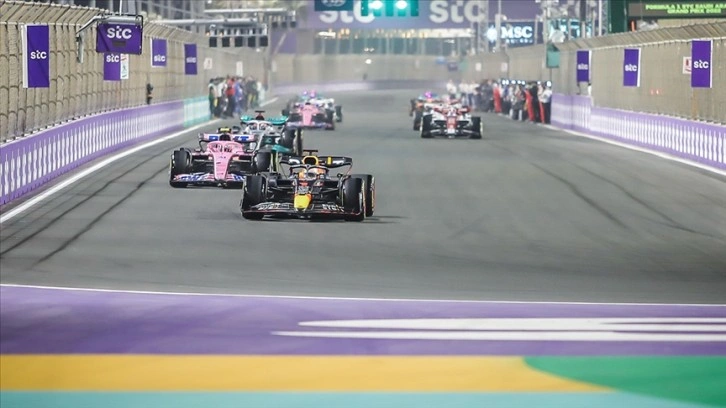 F1 Avustralya Grand Prix'sinde pole pozisyonu Leclerc'in