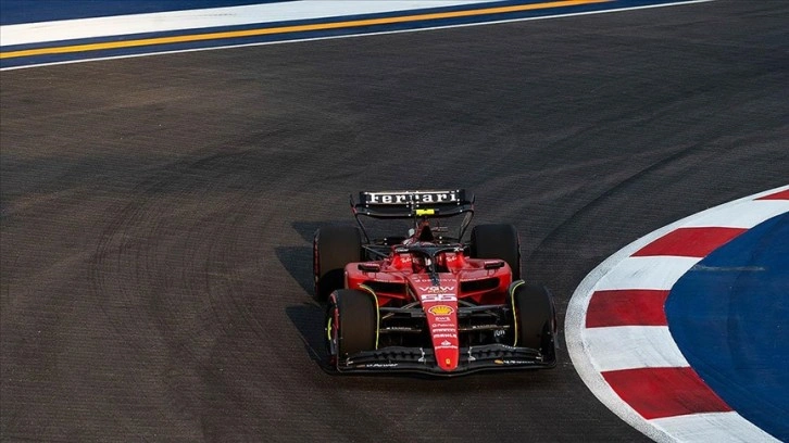 F1 Singapur Grand Prix'sinde pole pozisyonu Carlos Sainz'ın
