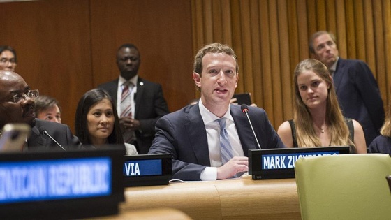 Facebook'un Patronu Zuckerberg ABD Senatosunda ifade verdi