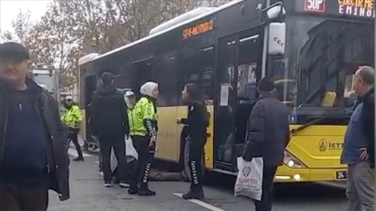 Fatih'te İETT otob&uuml;s&uuml;n&uuml;n &ccedil;arptığı yaya yaralandı