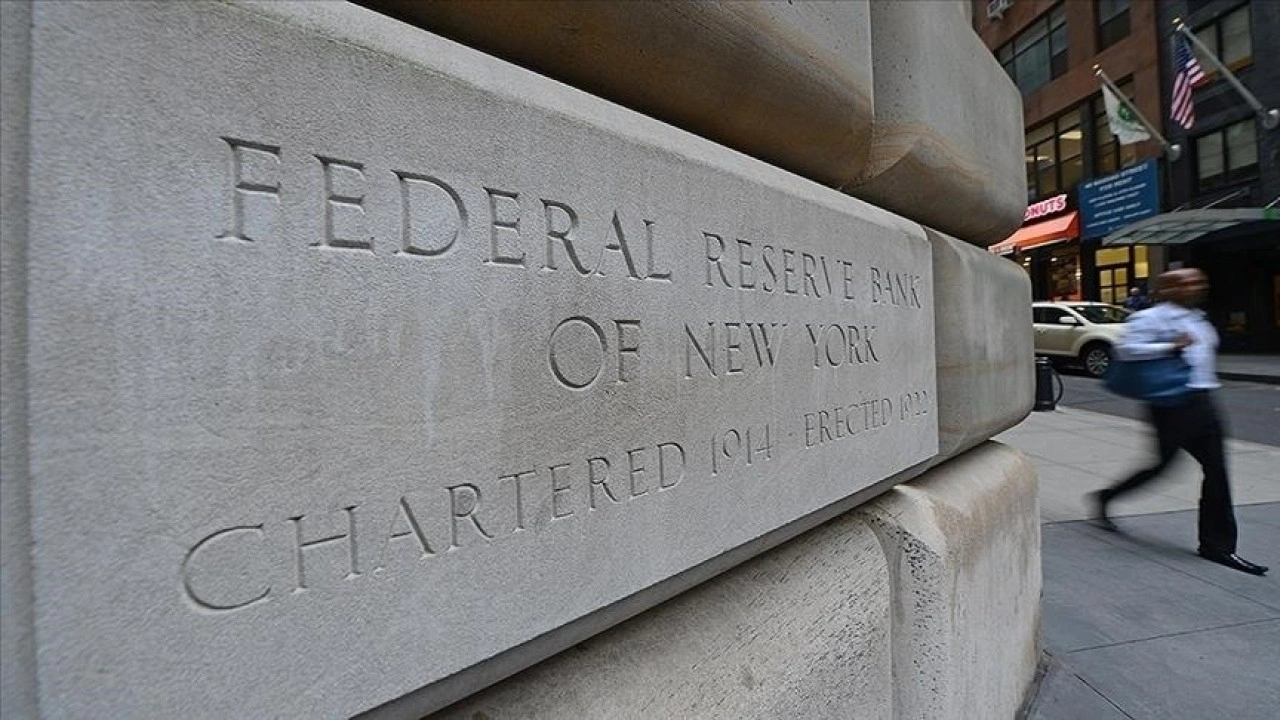 Fed tutanakları, çoğu yetkilinin enflasyonu daha büyük bir risk olarak değerlendirdiğini gösterdi