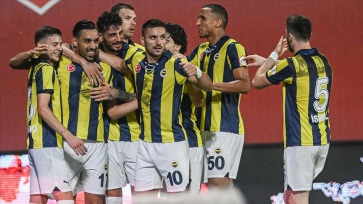 Fenerbahçe 10'da 10 yaparak liderliğini sürdürdü