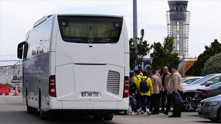 Fenerbahçe 19 Yaş Altı Futbol Takımı, Süper Kupa maçı için Şanlıurfa'ya hareket etti