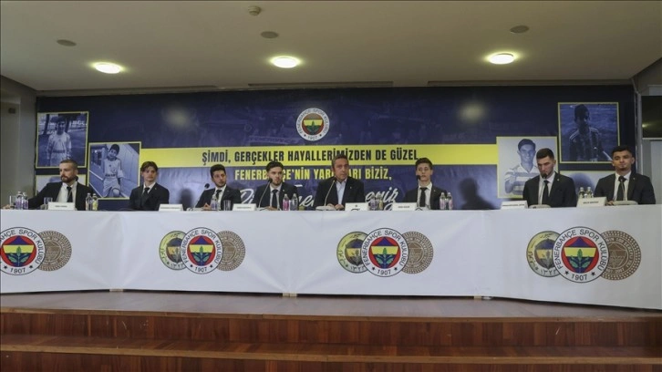 Fenerbahçe, 6 genç futbolcusu için imza töreni düzenledi