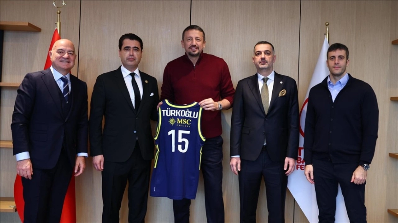 Fenerbah&ccedil;e'den TBF Başkanı Hidayet T&uuml;rkoğlu'na ziyaret