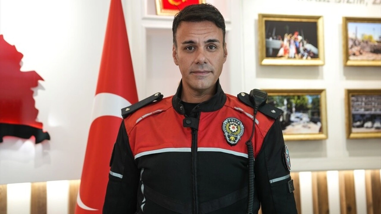 Fenerbah&ccedil;e formalı &ccedil;ocuğu g&uuml;venli b&ouml;lgeye g&ouml;t&uuml;ren Komiser Yardımcısı Yurduseven, yaşananları anlattı