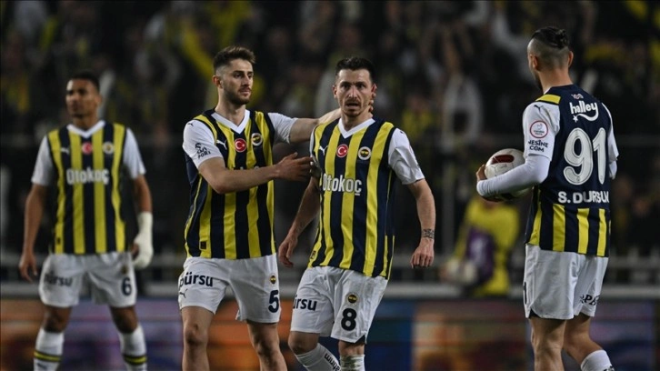 Fenerbahçe, geriye düştüğü maçta Kasımpaşa'ya puan kaptırmadı