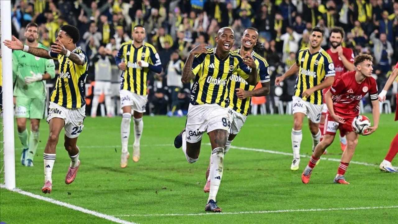 Fenerbahçe Kadıköy’de Antalyaspor’u 2-0 mağlup etti