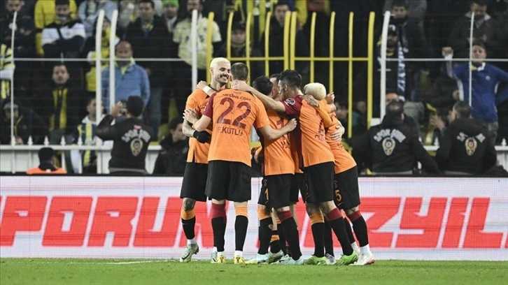 Fenerbahçe, Kadıköy'de Galatasaray'a farklı kaybetti