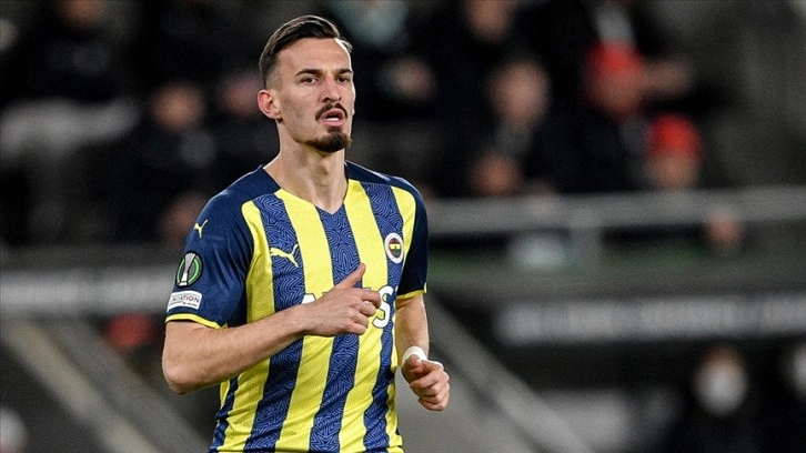 Fenerbahçe, Mergim Berisha'yı Alman ekip Augsburg'a kiraladı