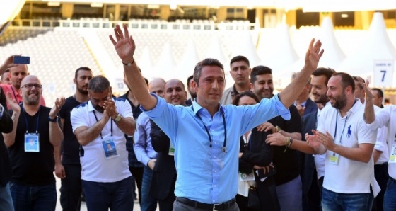 Fenerbahçe&#039;nin 33. başkanı Ali Koç: Herkes yolcu, taraftar hancı...