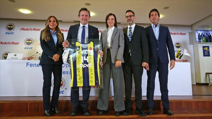 Fenerbahçe Opet Kadın Voleybol Takımı ile MediaMarkt arasında sponsorluk anlaşması yapıldı