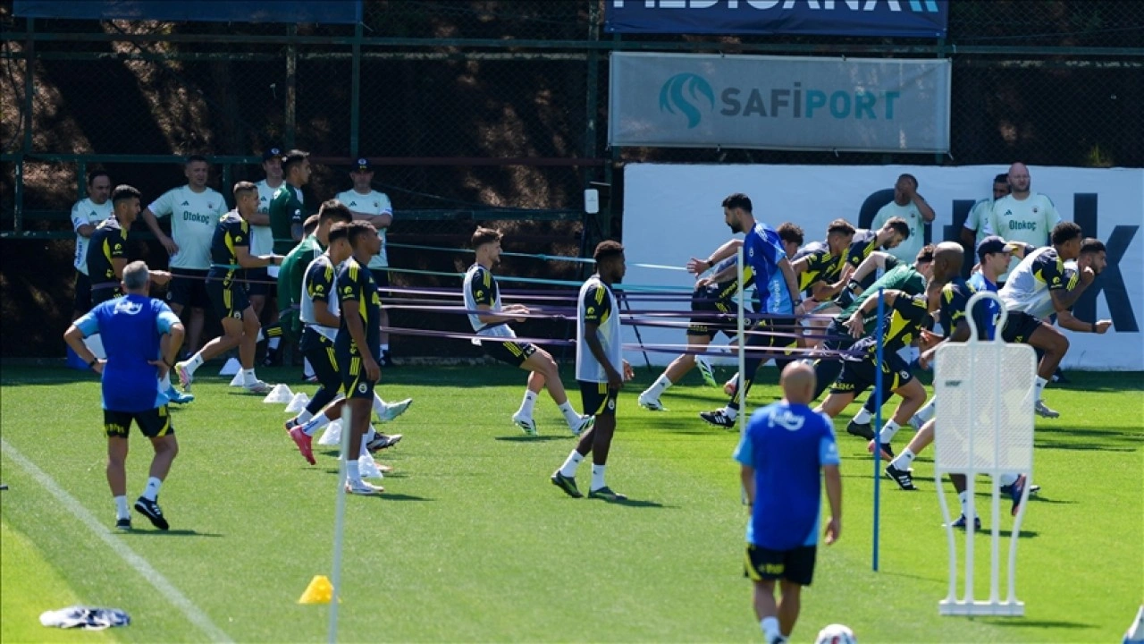 Fenerbahçe, sezonun ilk antrenmanını gerçekleştirdi