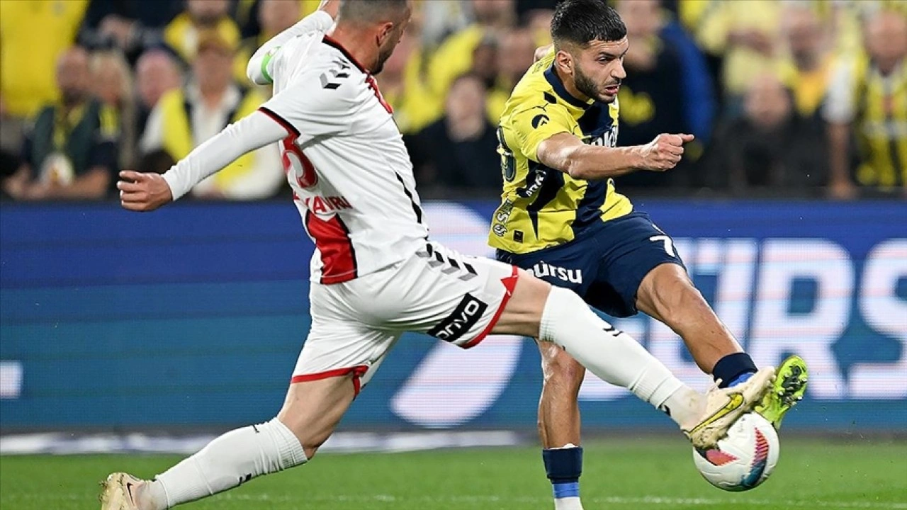 Fenerbahçe, Süper Lig'de yarın Samsunspor'a konuk olacak