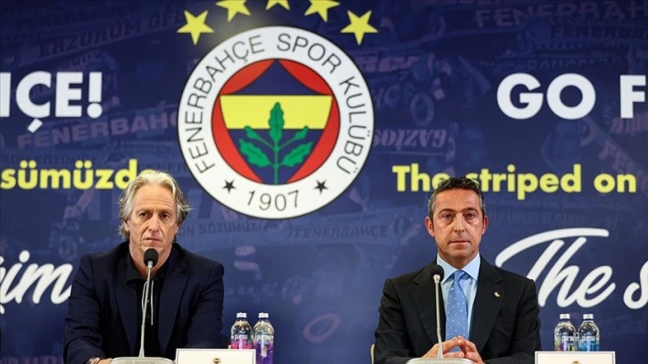 Fenerbahçe Teknik Direktörü Jorge Jesus için imza töreni düzenlendi